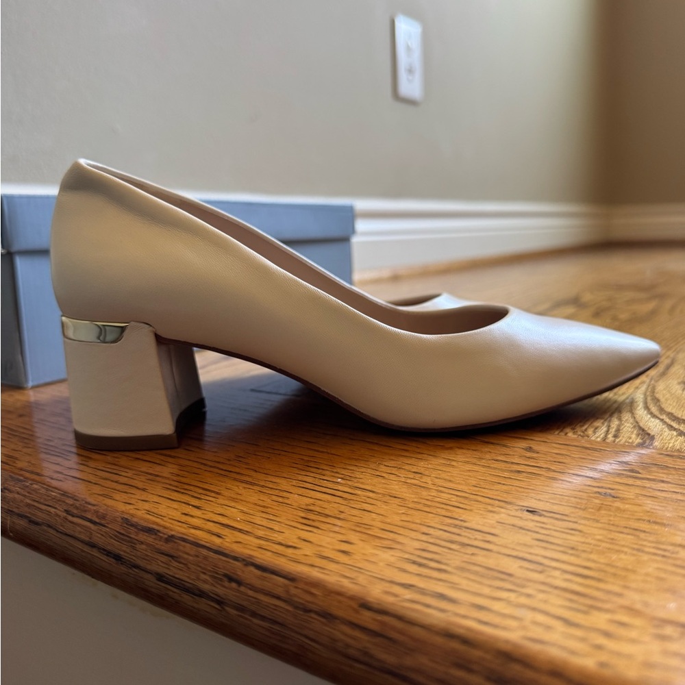 Essex Lane Women's Ivory leather heels - Picture 3 of 6